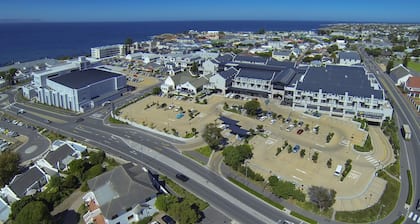 Whale Coast All Suite Hotel