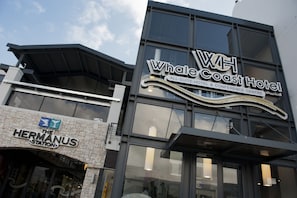 Property entrance - Whale Coast All Suite Hotel (Hermanus)