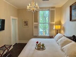 Deluxe Room, 1 King Bed