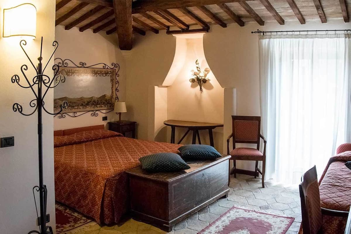 Premium bedding, individually decorated, individually furnished, desk
