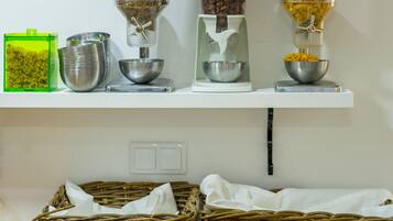 Gratis komplett frukost varje dag