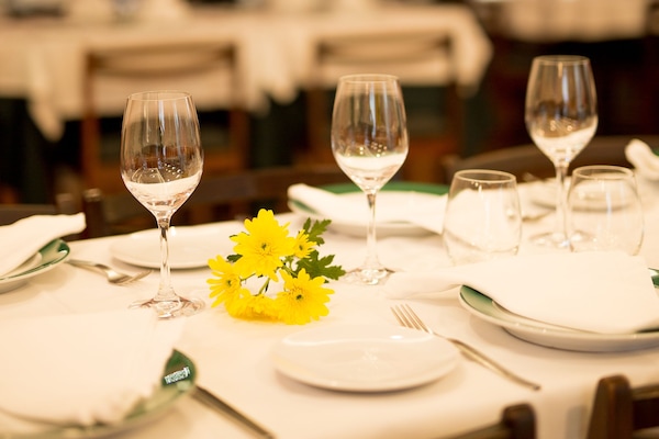 Déjeuner et dßner servis sur place, spécialités Cuisine portugaise