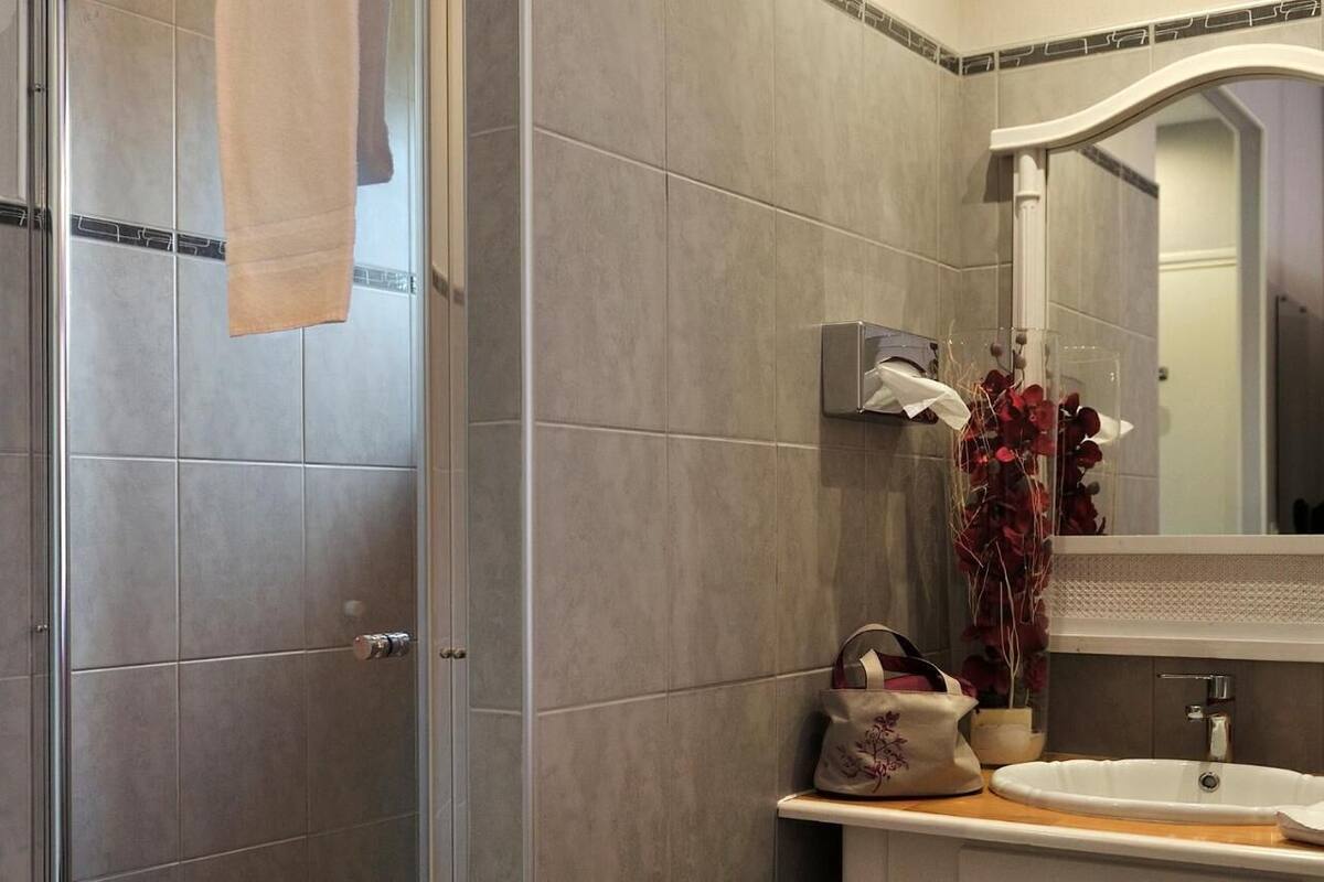Bathroom | Shower, hair dryer, towels