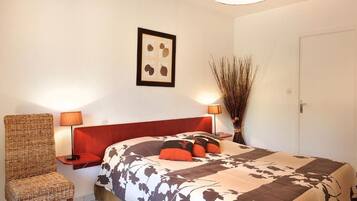 Seprai premium, brankas, kedap suara, dan tempat tidur lipat/tambahan