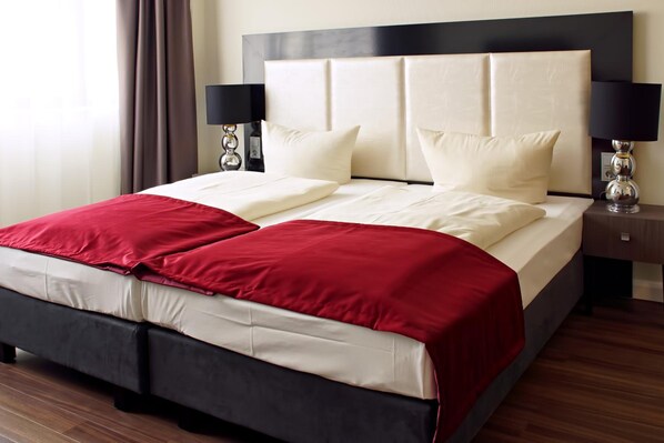 Minibar, Zimmersafe, Schreibtisch, kostenlose Babybetten