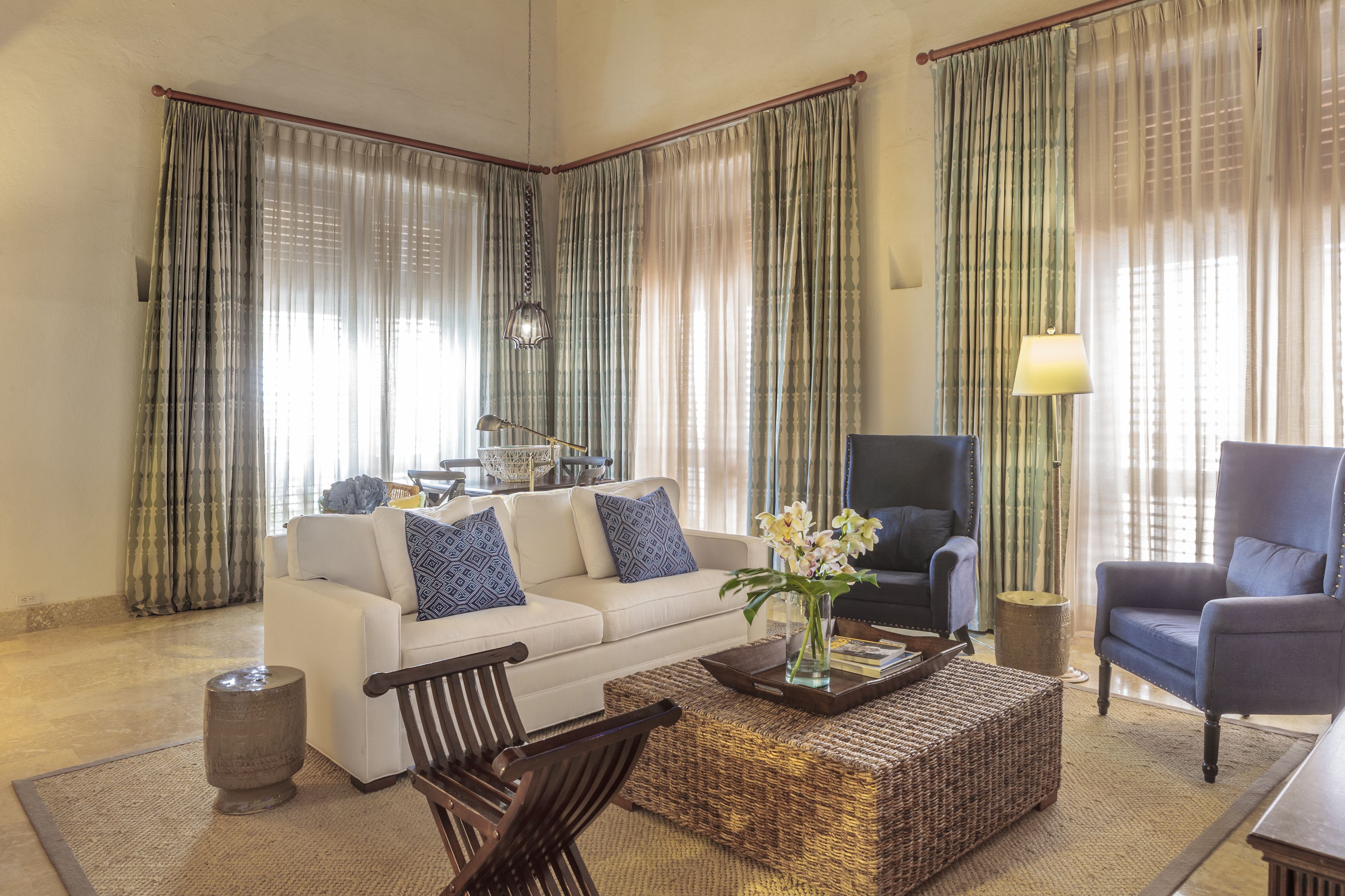 32-inch flat-screen tv with premium tv channels, tv, dvd player