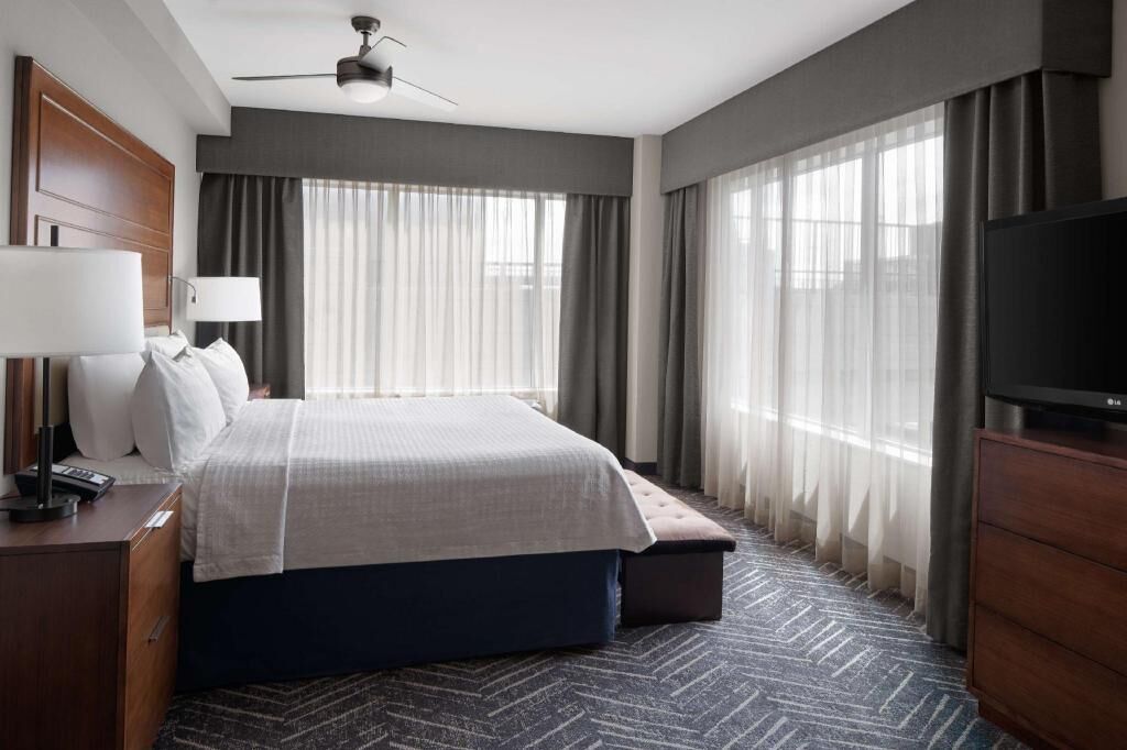 In-room safe, desk, free cribs/infant beds, free WiFi