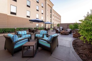 BBQ/picnic area - Hampton Inn & Suites Wheeling-The Highlands (Triadelphia)