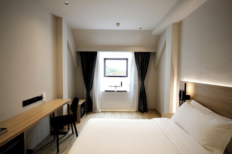 Rest Bugis Hotel - Image 28