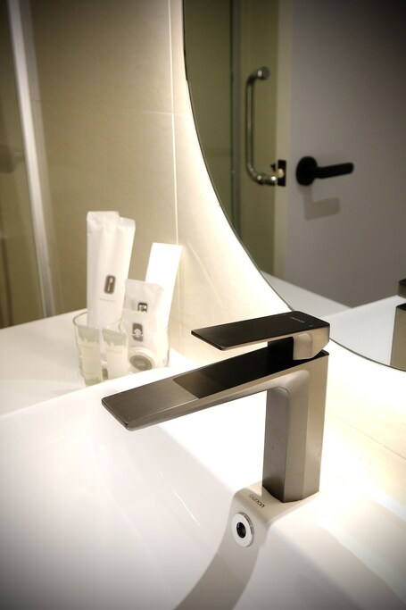 Rest Bugis Hotel - Image 16