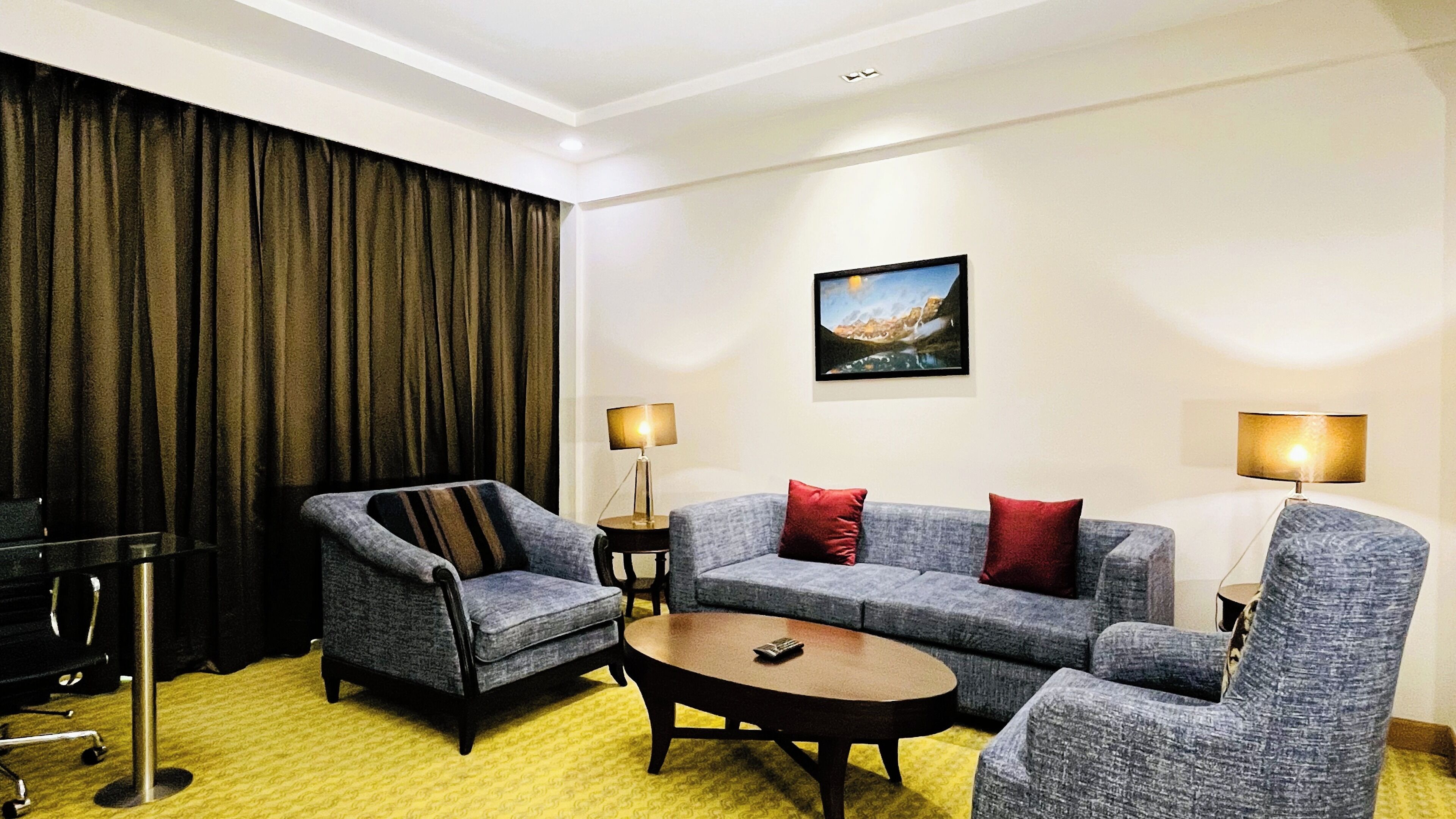 premium bedding, minibar, in-room safe, desk