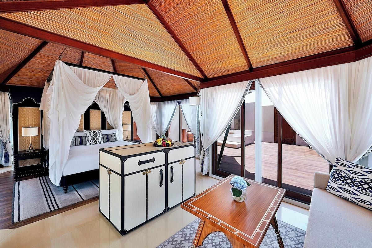 1 bedroom, premium bedding, minibar, in-room safe