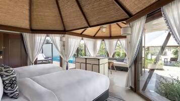 1 bedroom, premium bedding, minibar, in-room safe