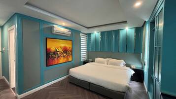 Duomo with Balcony | Premium bedding, minibar, in-room safe, individually decorated