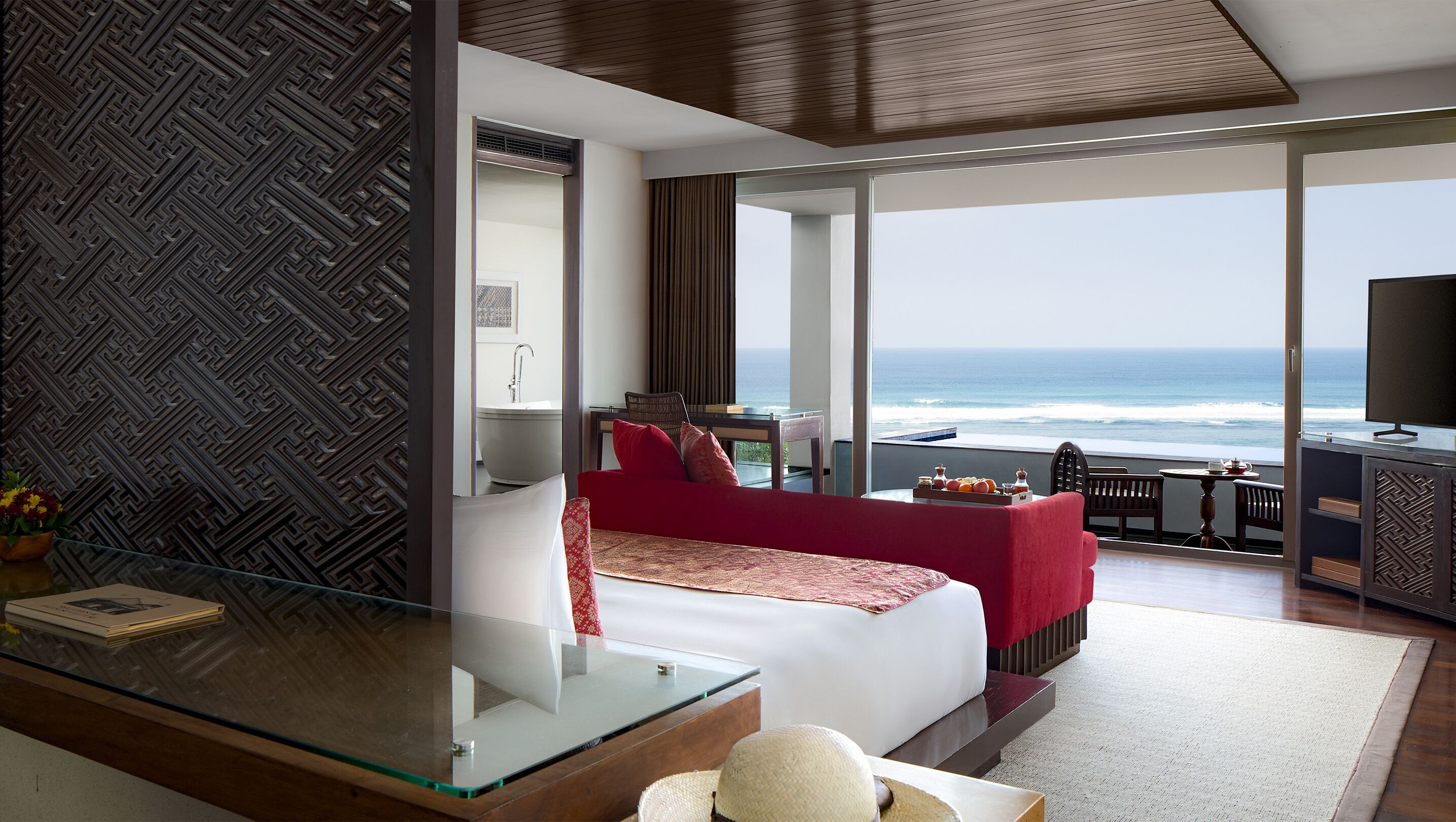 Suite de luna de miel, 1 habitación, piscina privada, frente al mar | Ropa de cama de alta calidad y edredones de plumas