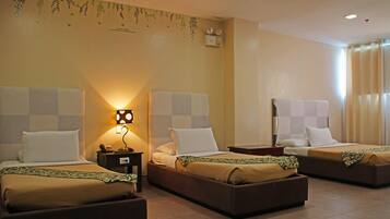 Kamar Keluarga | Brankas, meja kerja, Wi-Fi gratis, dan seprai linen