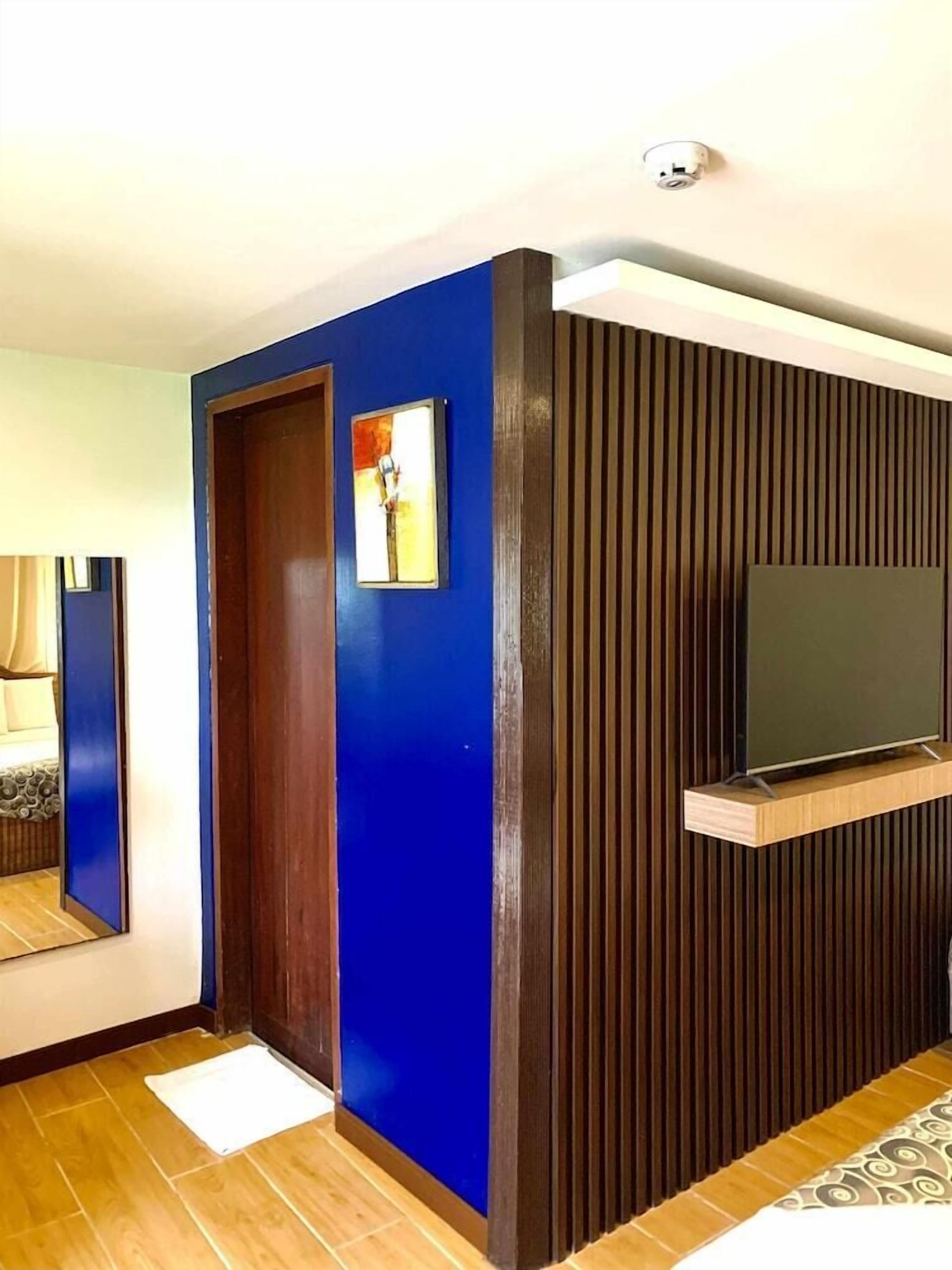 Coffres-forts dans les chambres, bureau, Wi-Fi gratuit, draps fournis