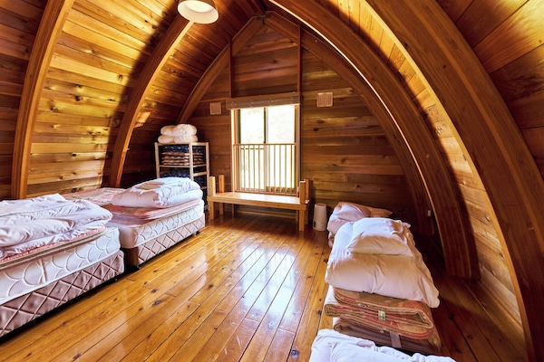 Estudi en suite prèmium, vistes a la muntanya | Cobrellits, caixa forta a l'habitació i habitacions insonoritzades