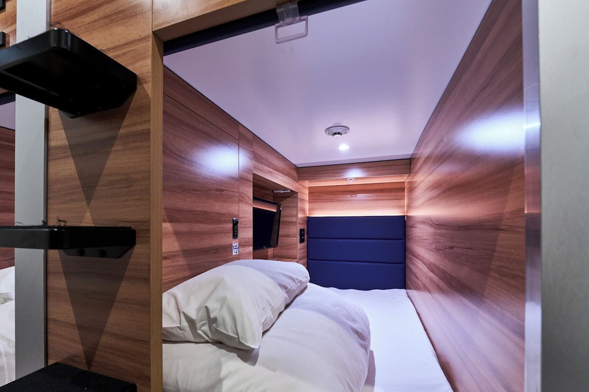 Kamar Single Ekonomi, hanya laki-laki, Bebas Asap Rokok, tanpa jendela | Selimut bulu angsa, brankas, kedap suara, dan Wi-Fi gratis