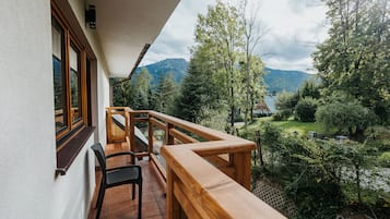 Appartamento Deluxe, 2 camere da letto, angolo cottura, vista montagna | Vista dalla camera