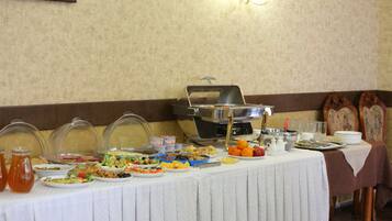 Free daily continental breakfast