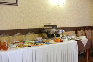 Free daily continental breakfast