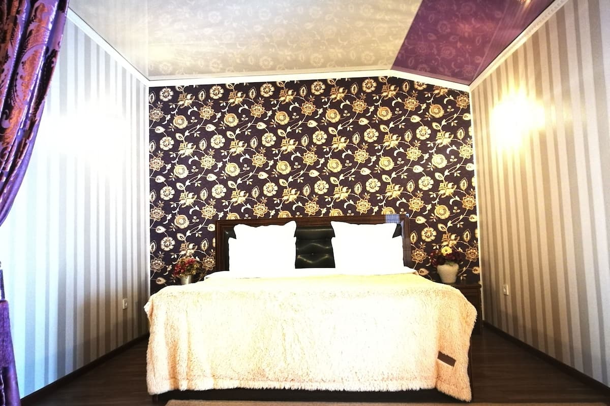 suite | egyptian cotton sheets, down duvets, minibar, in-room safe