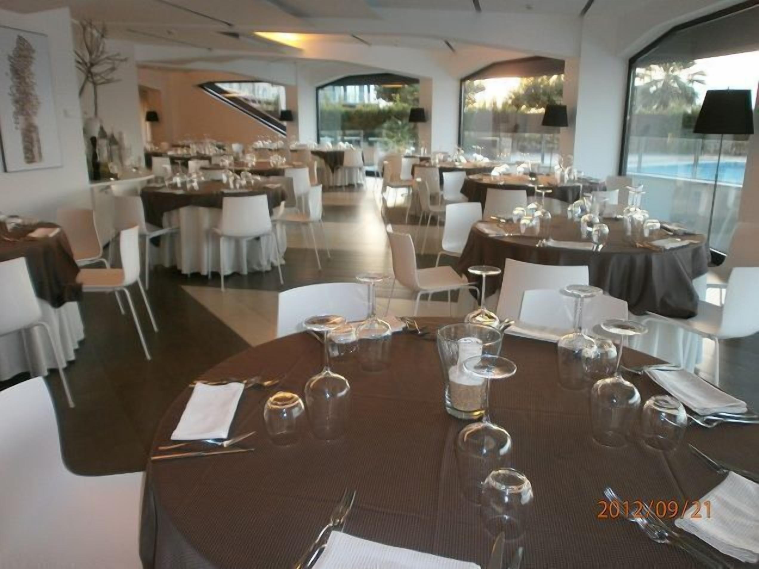 daily continental breakfast (eur 12 per person)