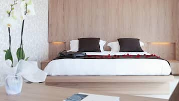 Untuvapeitot, memory foam -patjalliset sängyt, minibaari