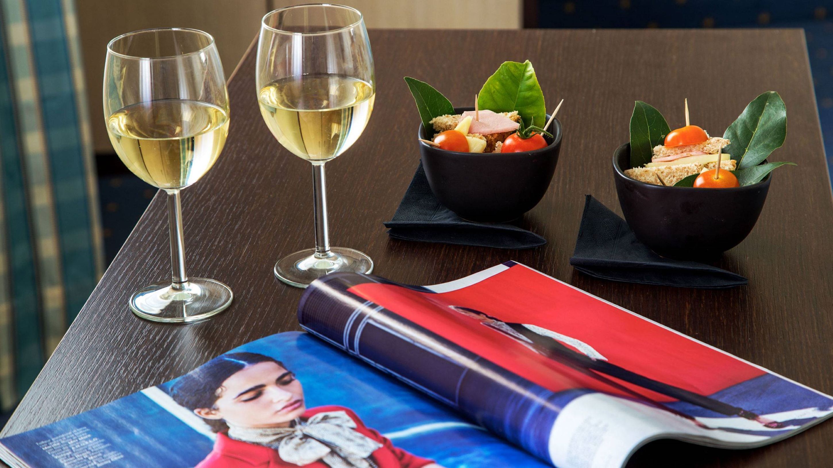 standard double or twin room | 1 bedroom, minibar, in-room safe, desk