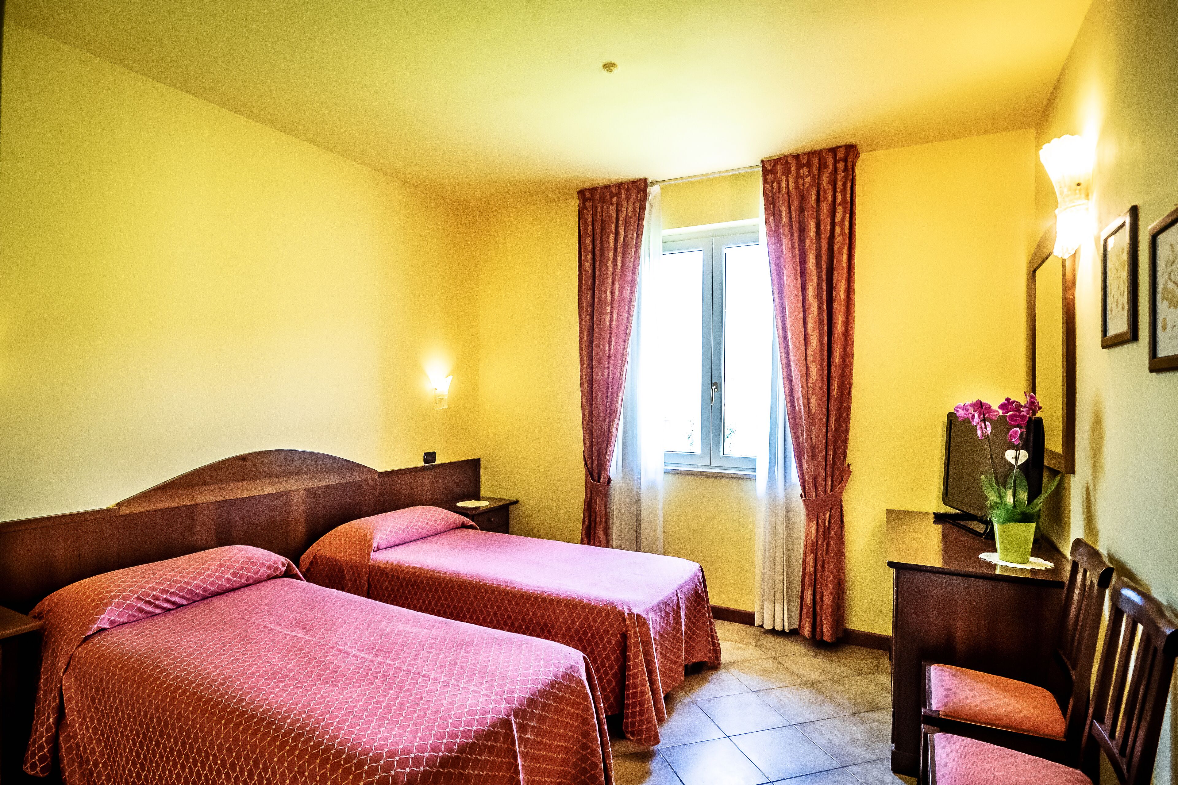 1 bedroom, in-room safe, desk, blackout curtains