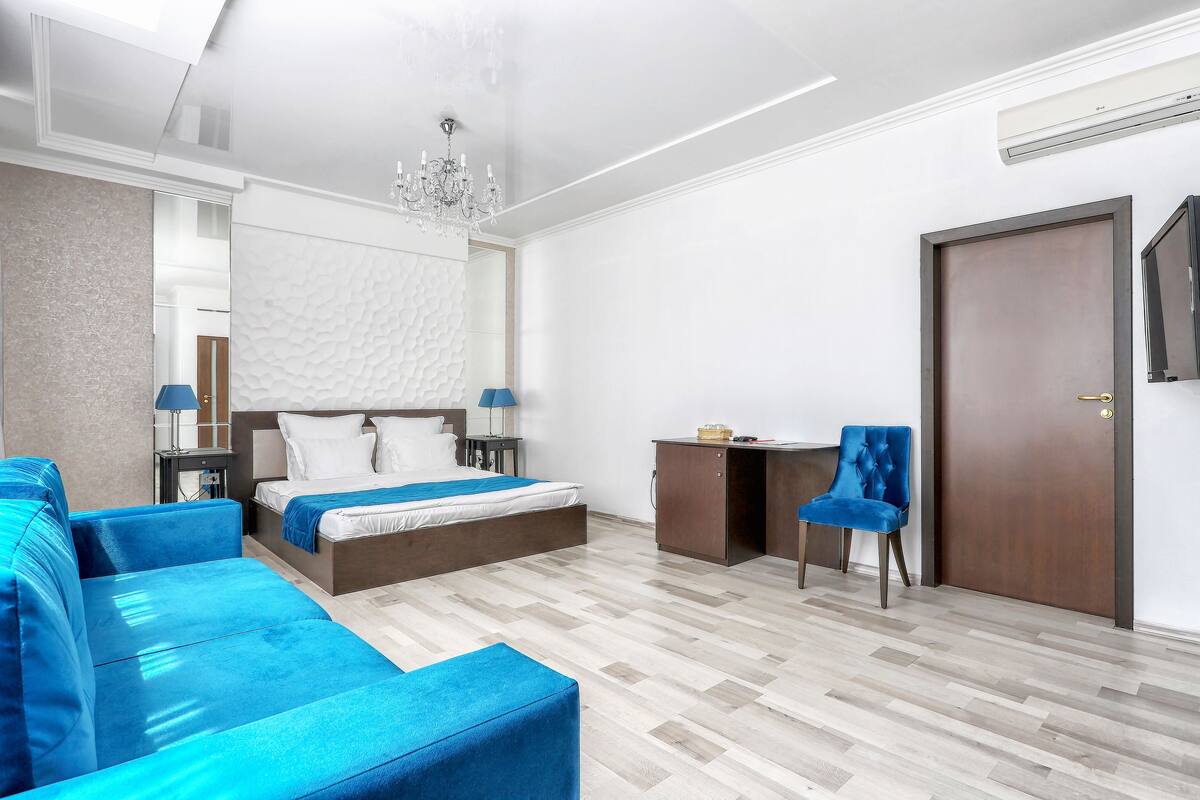 Family Tek Büyük veya İki Ayrı Yataklı Oda | Minibar, odada kasa, masa, ütü/ütü masası