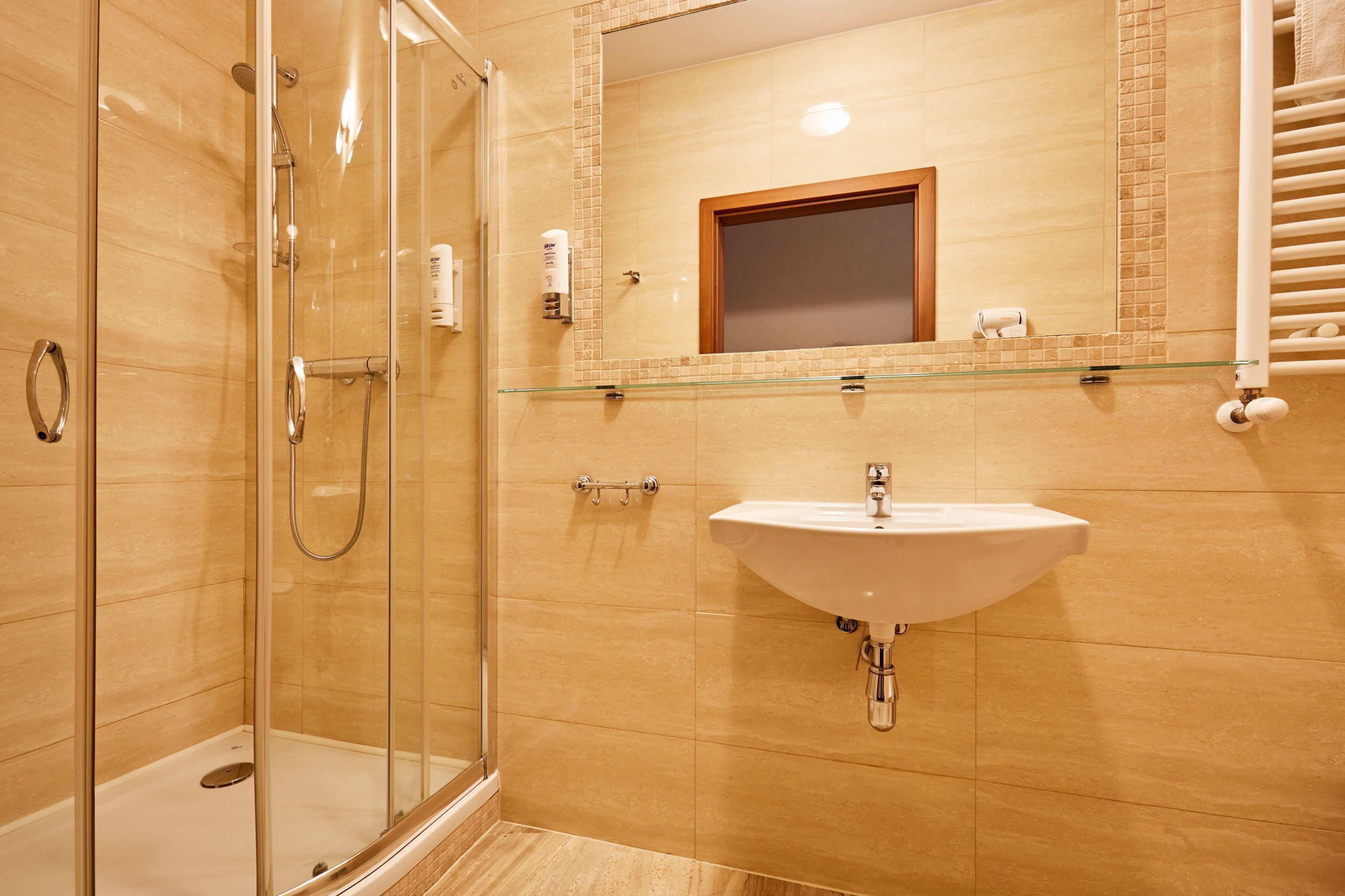 triple room | bathroom | shower, free toiletries, hair dryer, towels