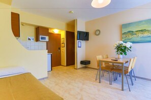 Appartement, 1 chambre | 1 chambre, coffres-forts dans les chambres, bureau