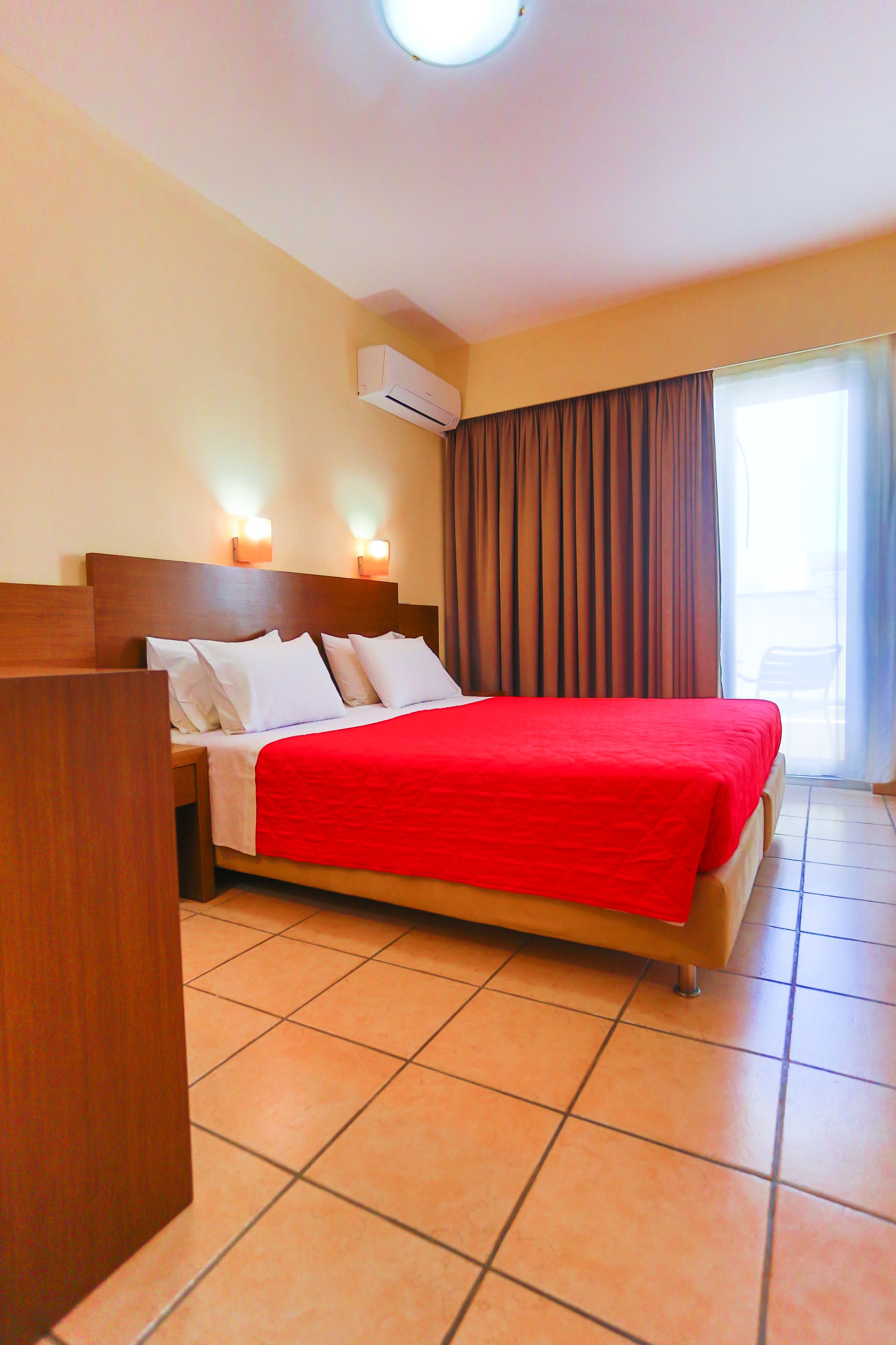 1 bedroom, in-room safe, desk, soundproofing