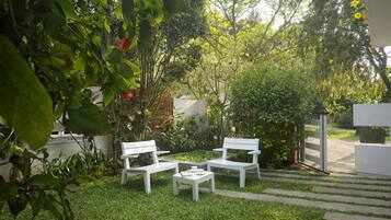 1 habitación y artículos del minibar gratis