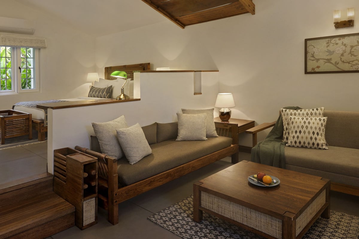 42-inch lcd tv with cable channels, tv