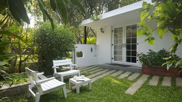 1 bedroom, free minibar items, in-room safe, individually furnished