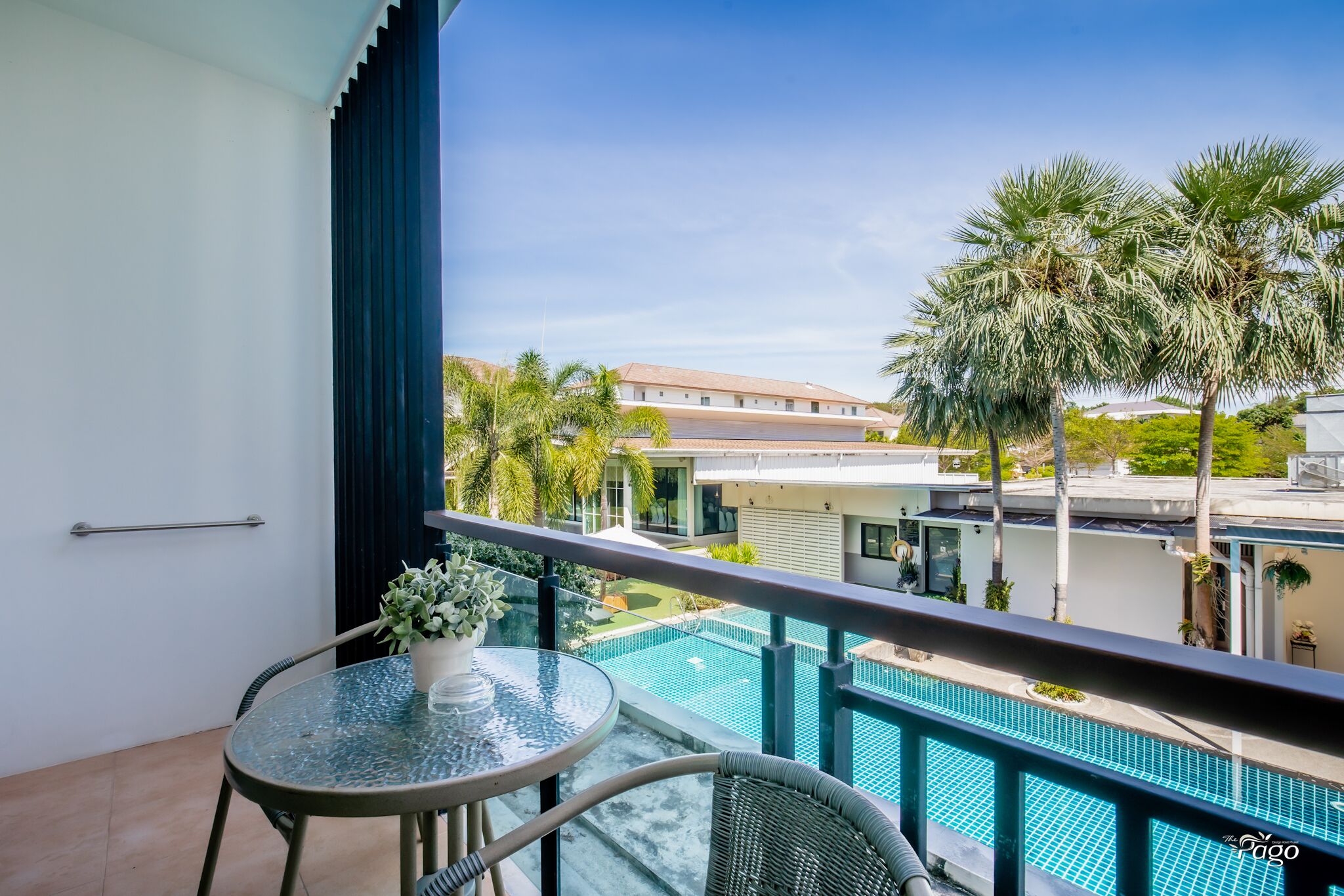 Deluxe Twin Room | In-room safe, individually decorated, desk, blackout drapes