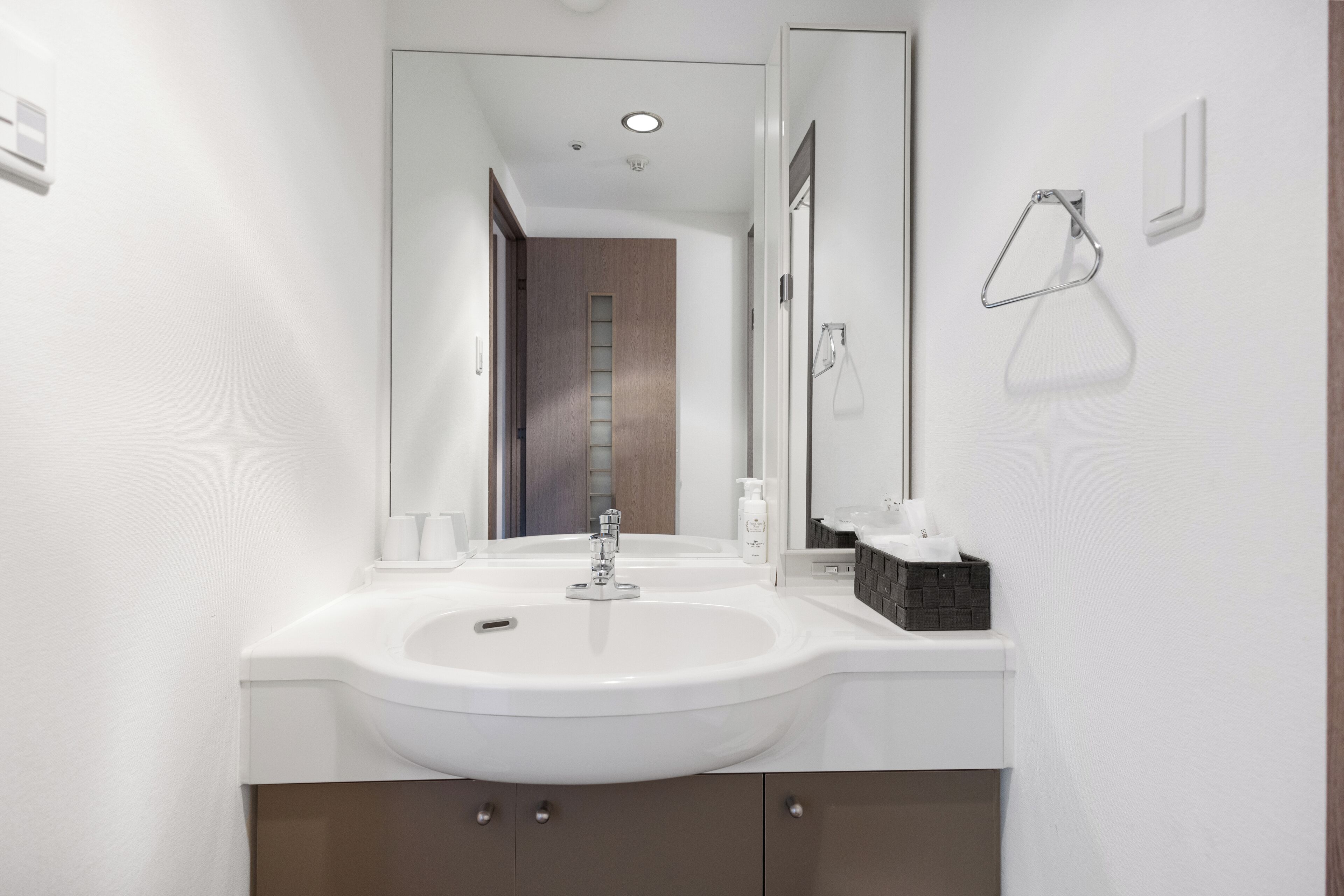 traditional studio suite, non smoking, kitchen (with tatami) | bathroom | combined shower/bathtub, deep-soaking bathtub, free toiletries