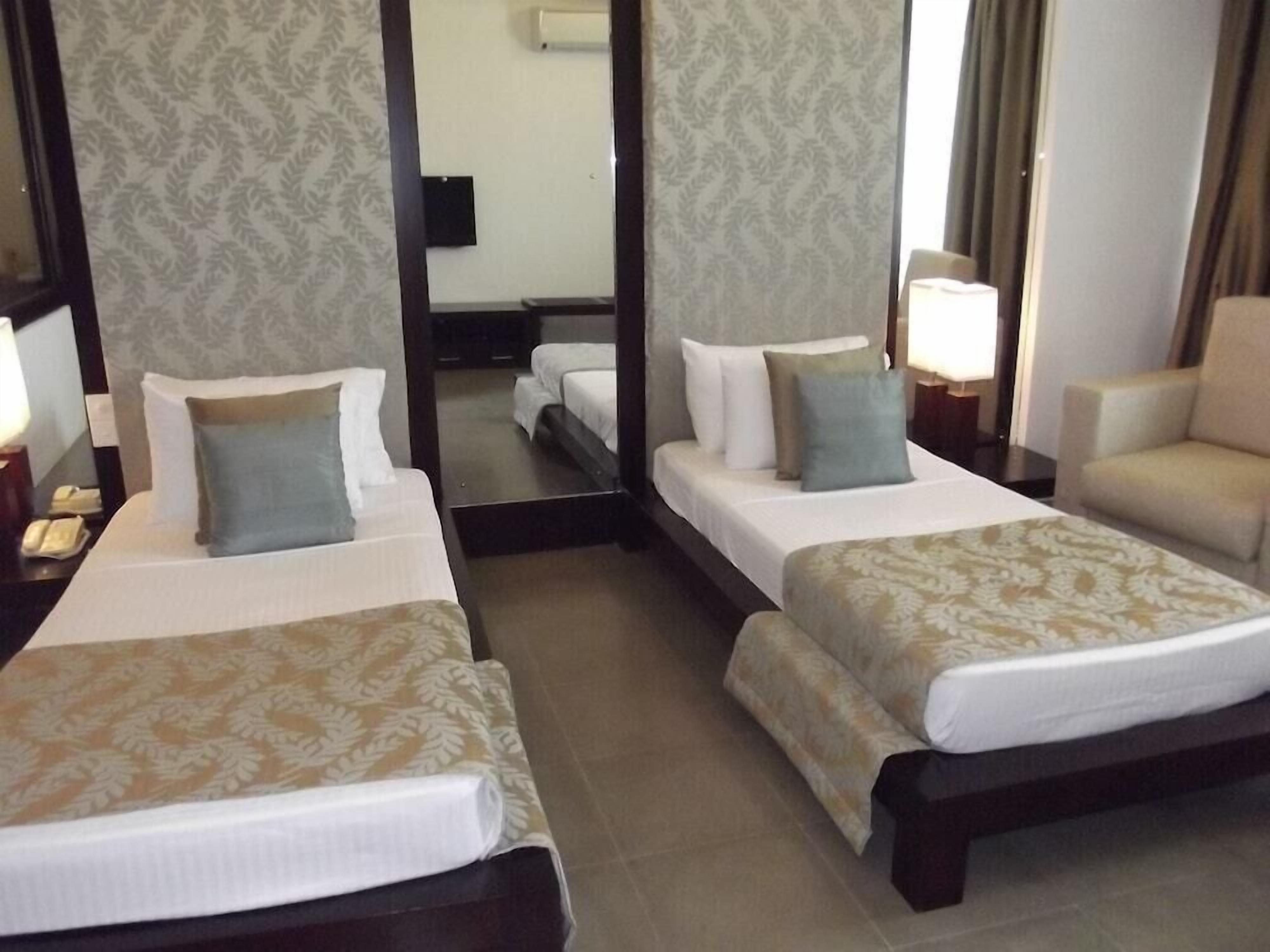 1 bedroom, premium bedding, memory-foam beds, minibar