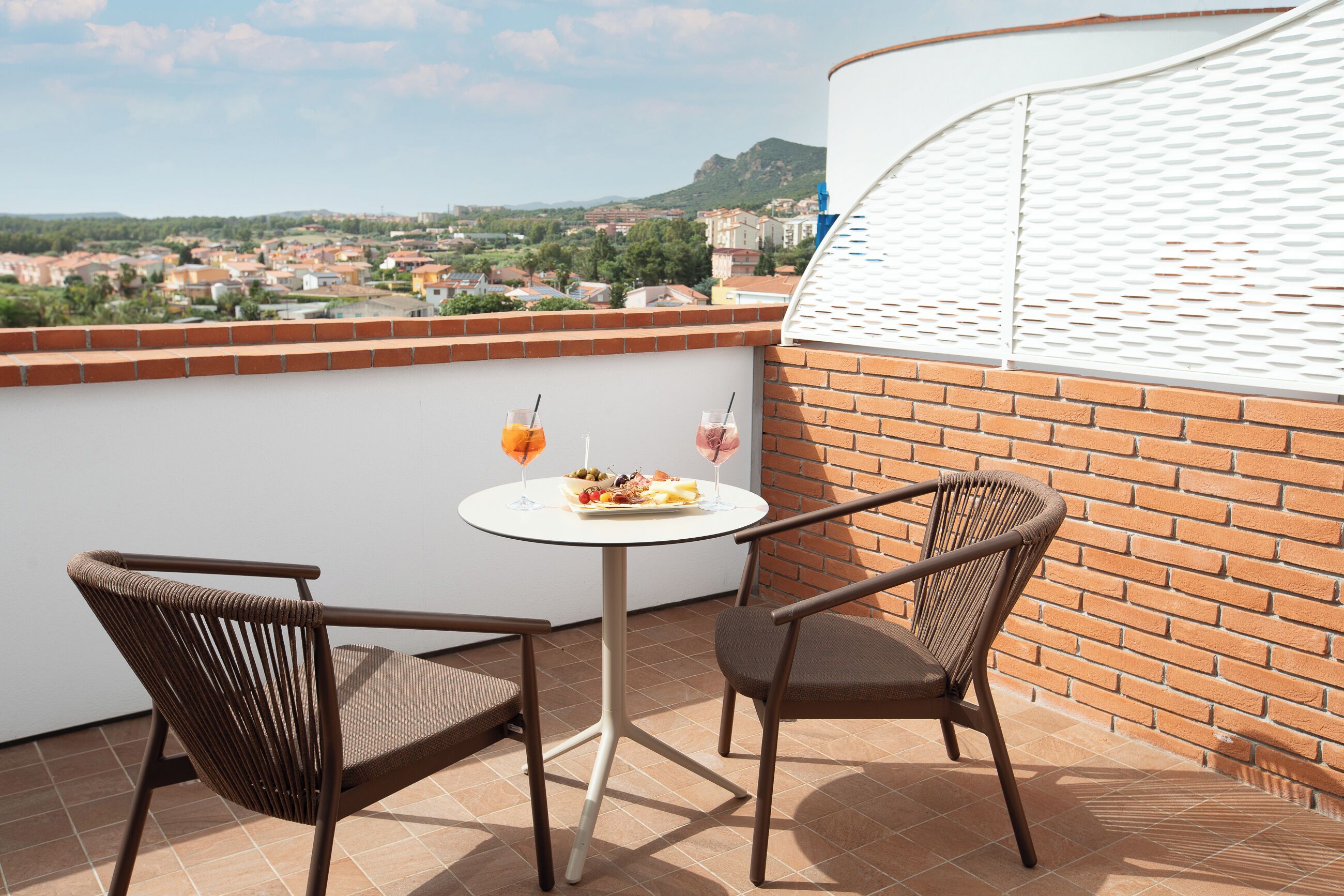 minibar, in-room safe, desk, laptop workspace