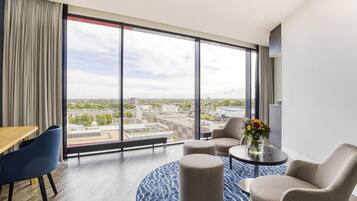 Deluxe Suite, 1 King Bed | 1 bedroom, hypo-allergenic bedding, minibar, in-room safe