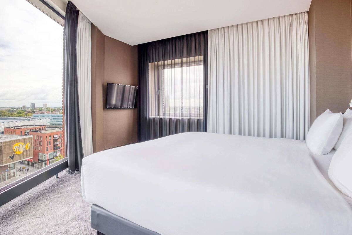 Suite Deluxe, 1 cama King size | 1 habitación, ropa de cama hipoalergénica y minibar 