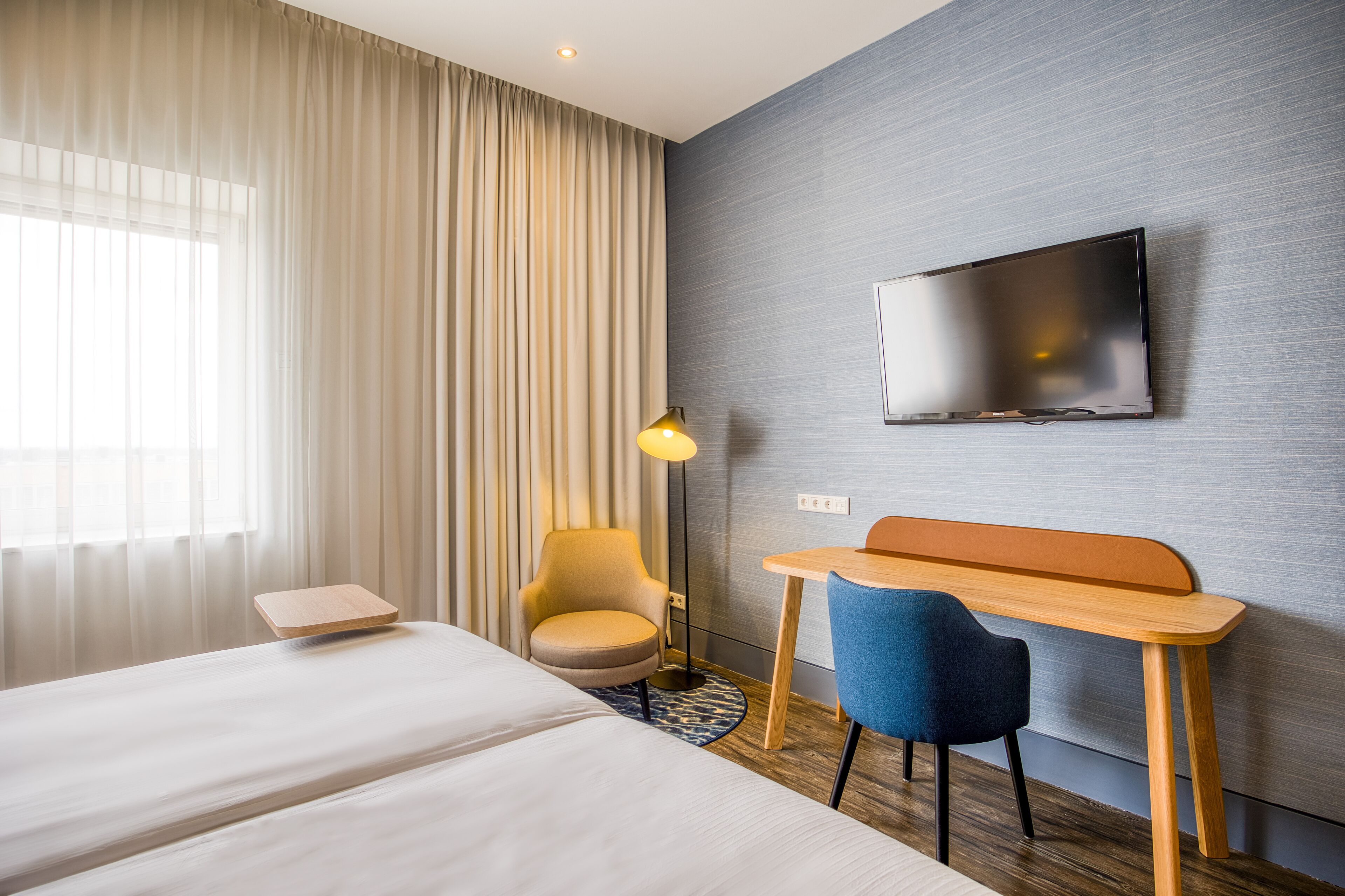 1 bedroom, hypo-allergenic bedding, minibar, in-room safe