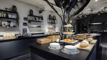Daily full breakfast (EUR 22.5 per person)