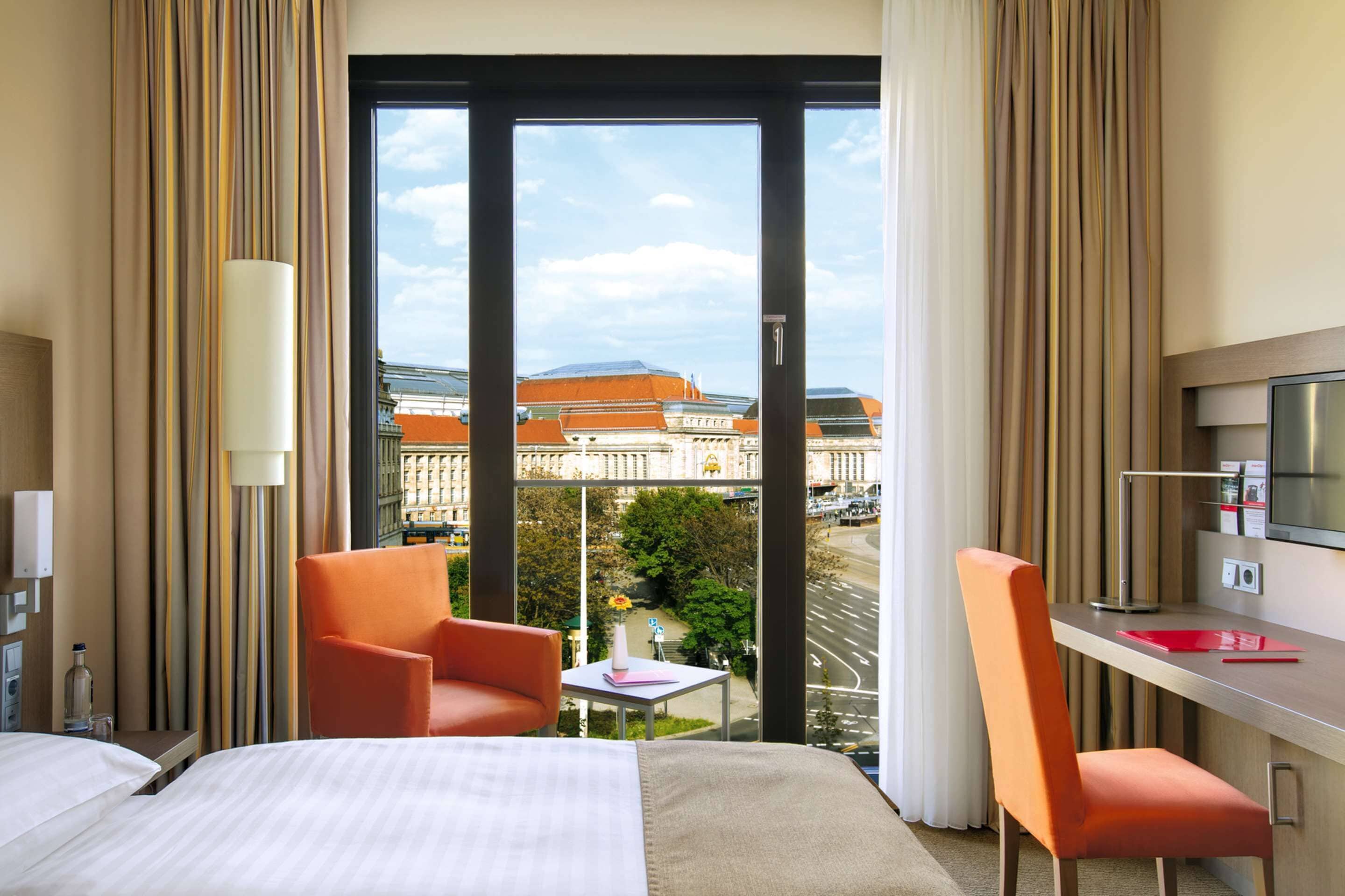 Hypo-allergenic bedding, in-room safe, desk, laptop workspace