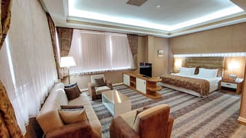 Minibar, in-room safe, desk, iron/ironing board