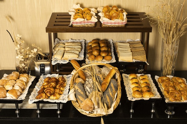 Desayuno buffet (AZN 12 por persona)