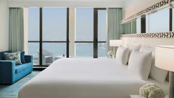 Minibar, una cassaforte in camera, una scrivania, postazione laptop